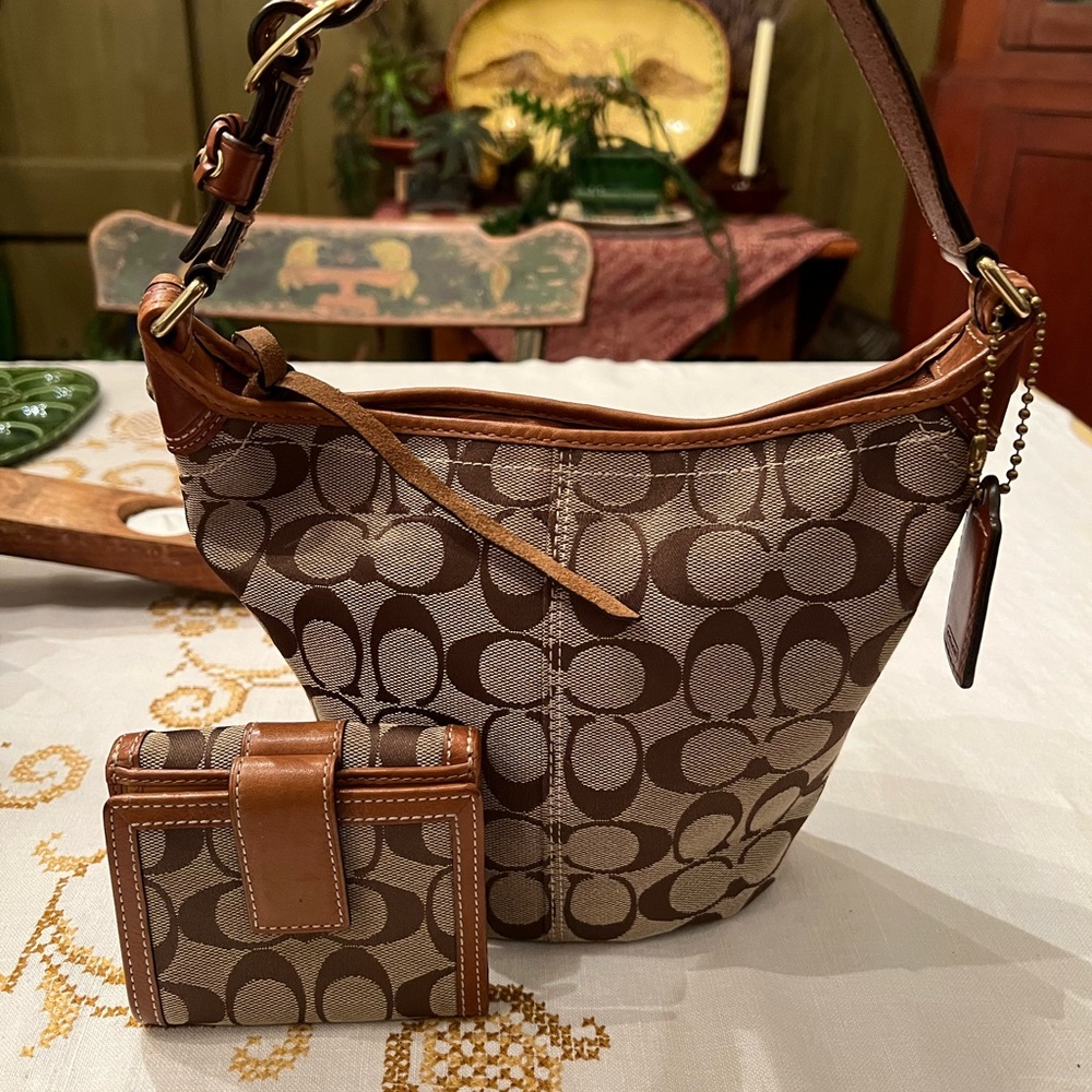 Coach Signature C Shoulder Bag & Wallet